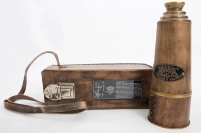 Longue Vue âgé cuir