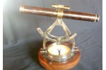Théodolite de bronze