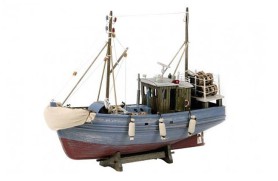 Bateau de pêche gris